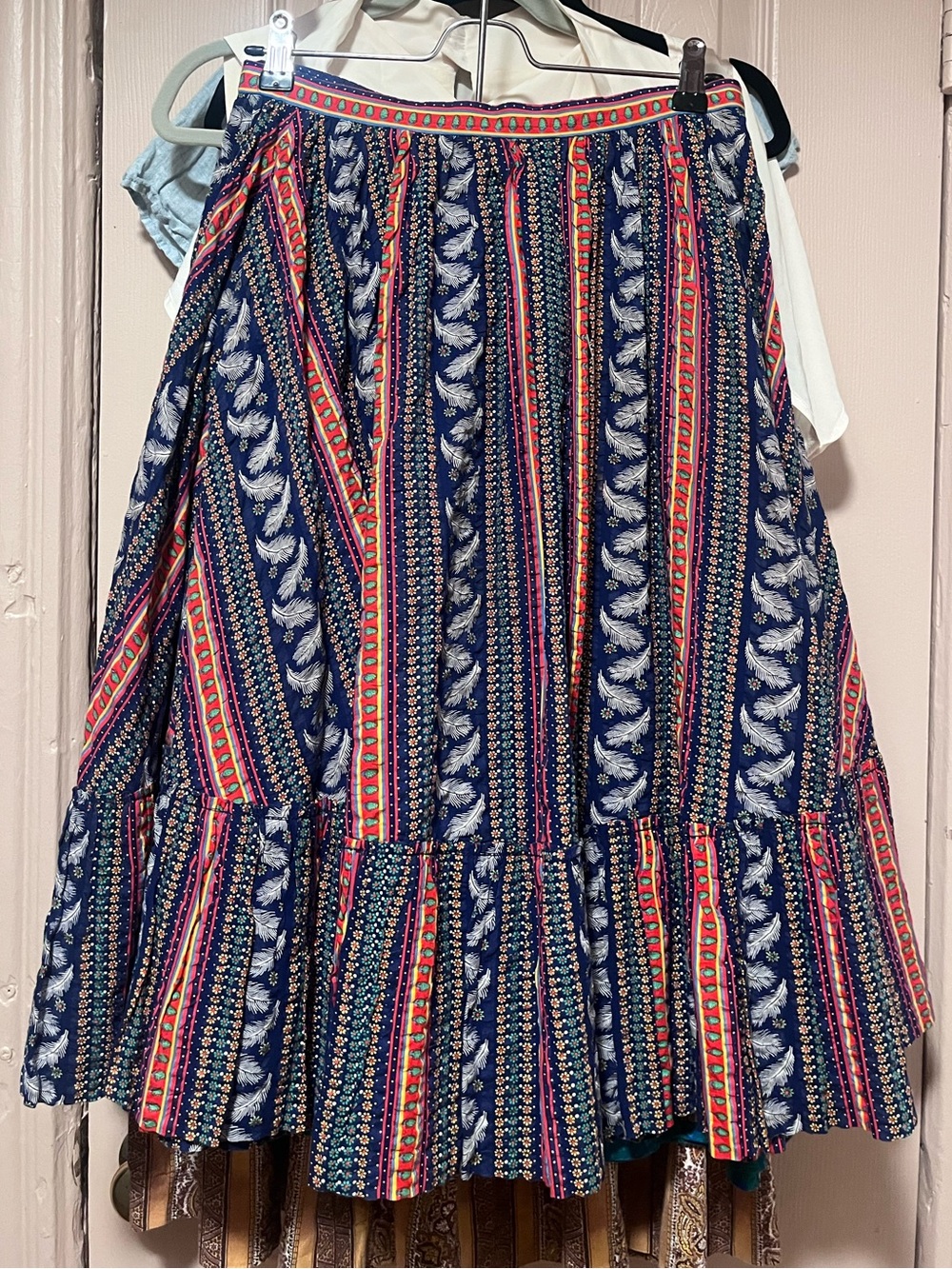 Vintage full circle skirt with ruffle S w27 folk western patterned